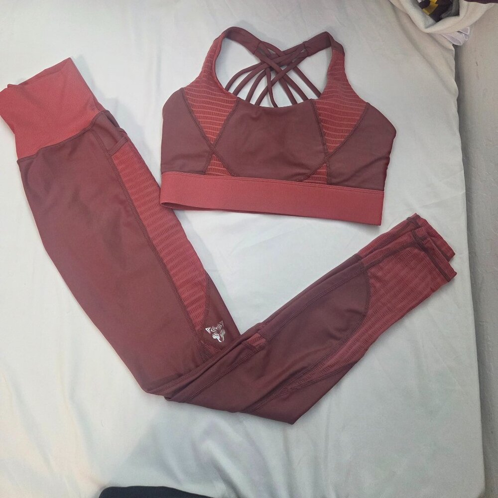 Womens pink workout set, x-small‎ bottoms, small sports bra top fashion cla